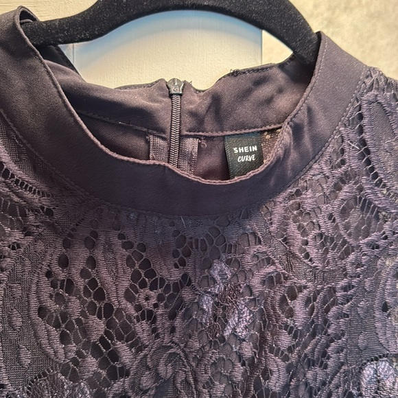 Sheen curve 4X black dress lace top. - Picture 4 of 7